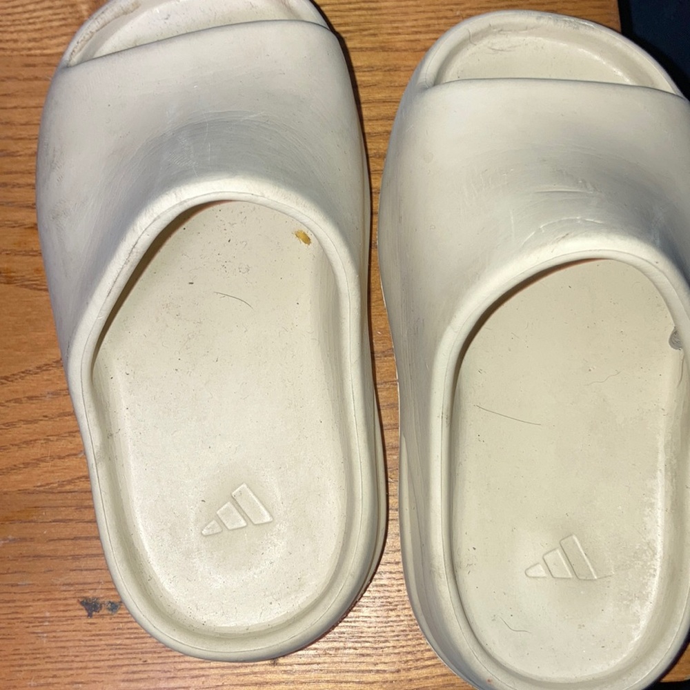 Yeezy‘s size 10 youth